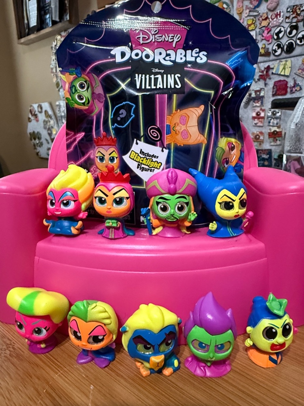 Disney Doorables Villains Mini Figures - includes ultra rare QUEEN